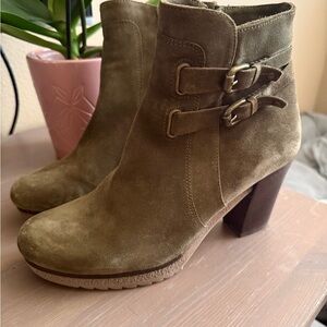 HOLDING HORSES Olive Suede Ankle Boots